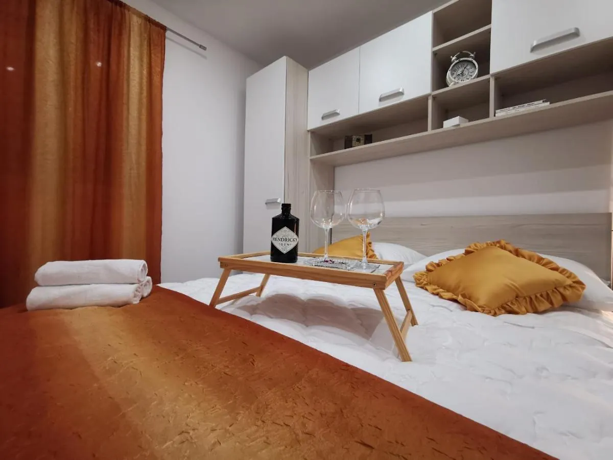 Apartmani Pina 1 Kastela
