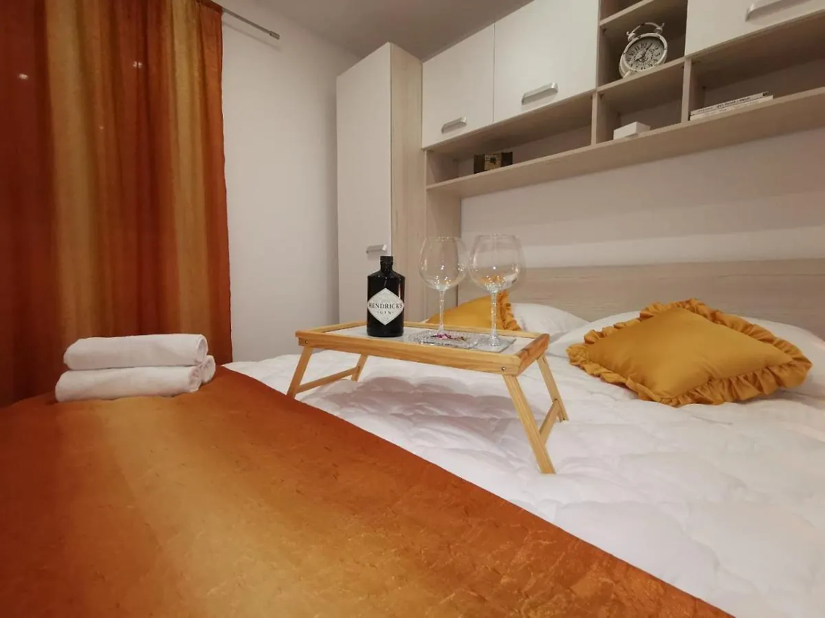 Apartment Apartmani Pina 1 Kastela
