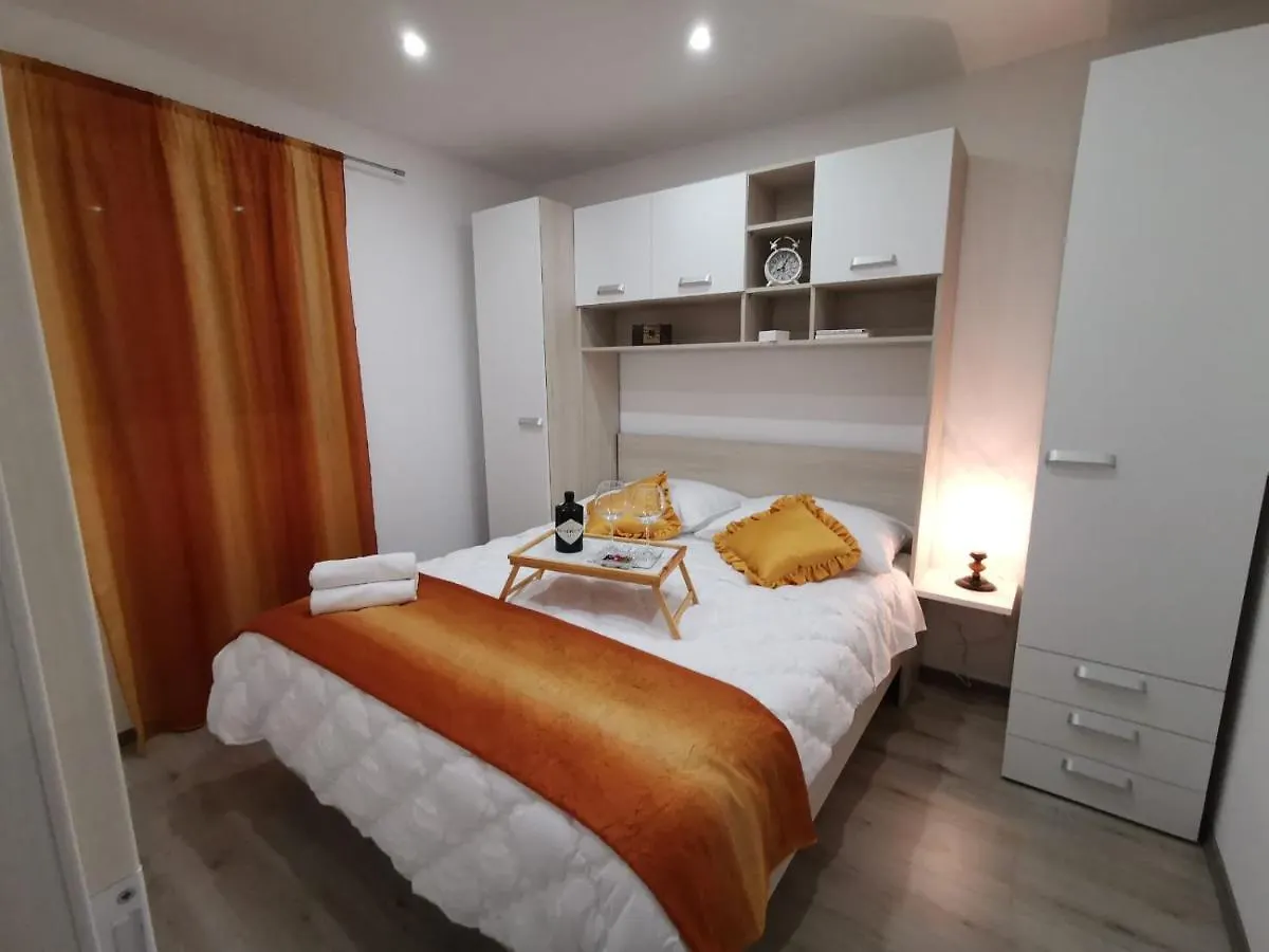 Apartmani Pina 1 Kastela