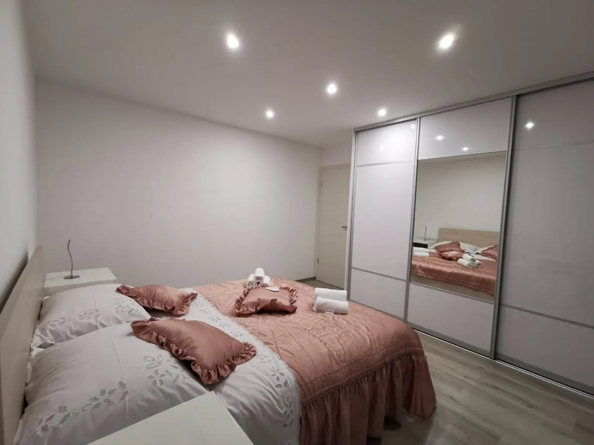 Apartmani Pina 1 Kastela
