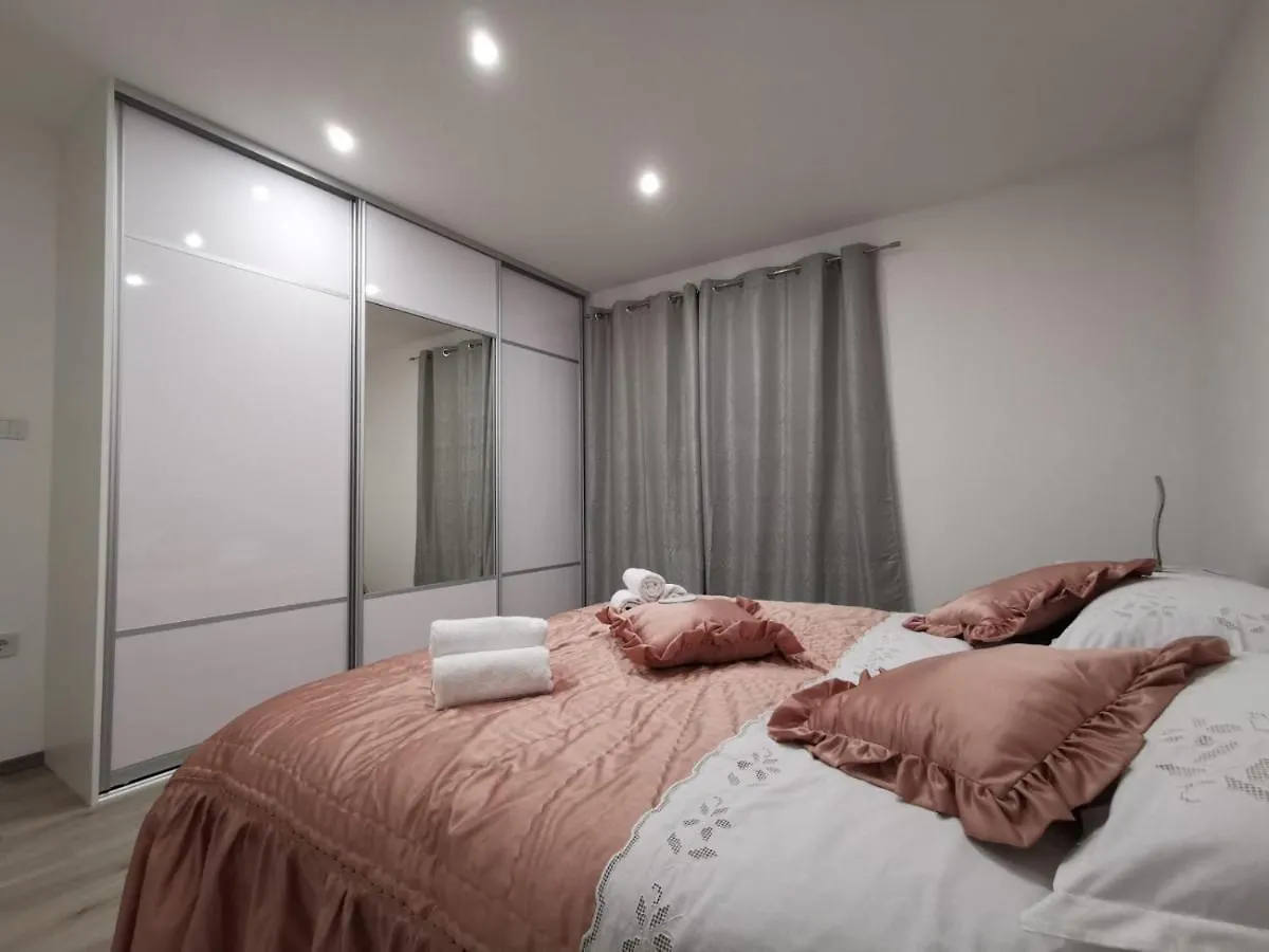 Apartmani Pina 1 Kastela Apartment